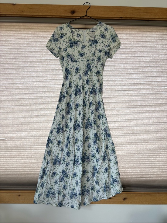 Vintage Dresses & Skirts - Vintage Blue and White Floral Maxi Dress